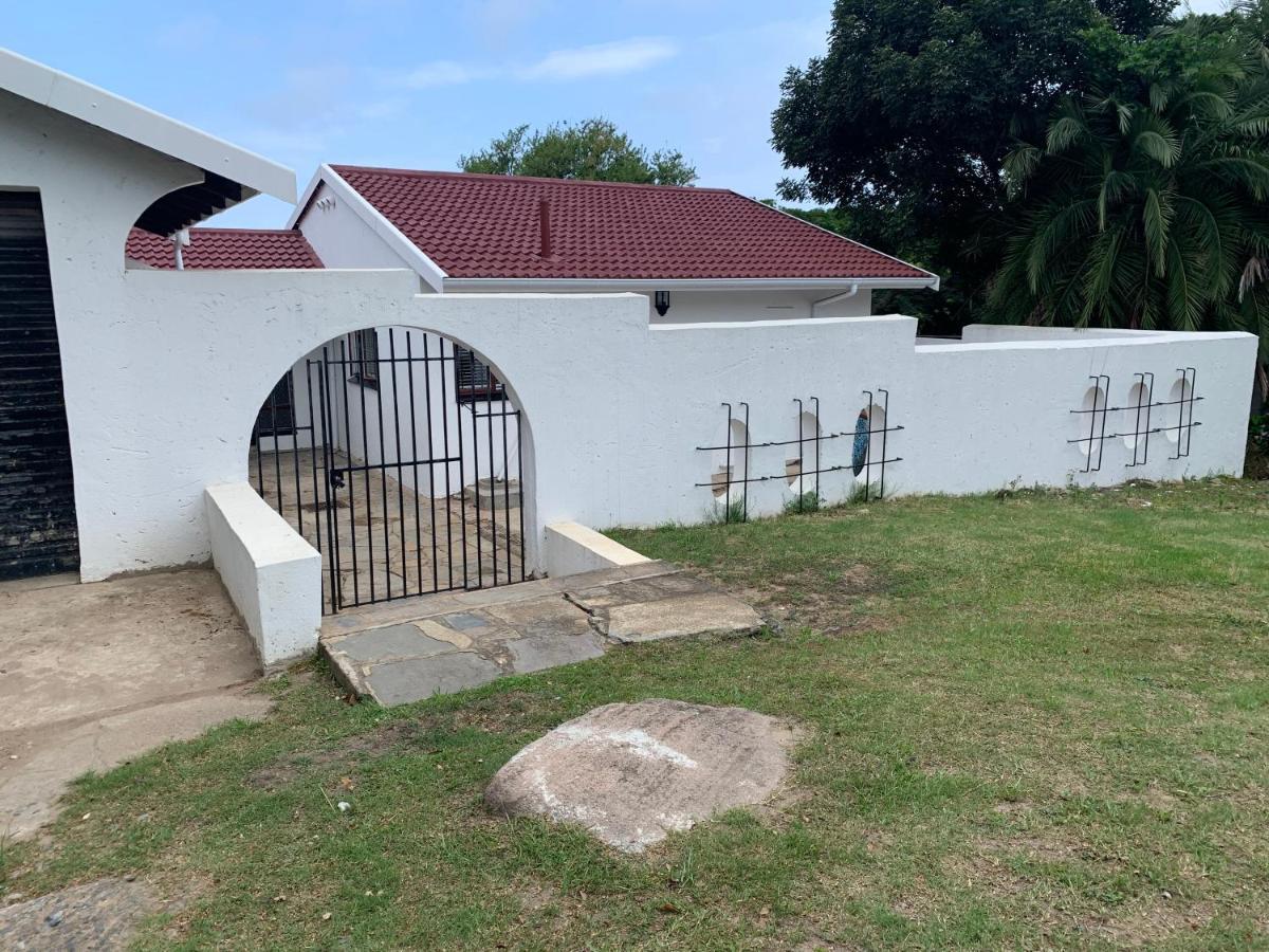 White House Lodge In Scotburgh Scottburgh Dış mekan fotoğraf